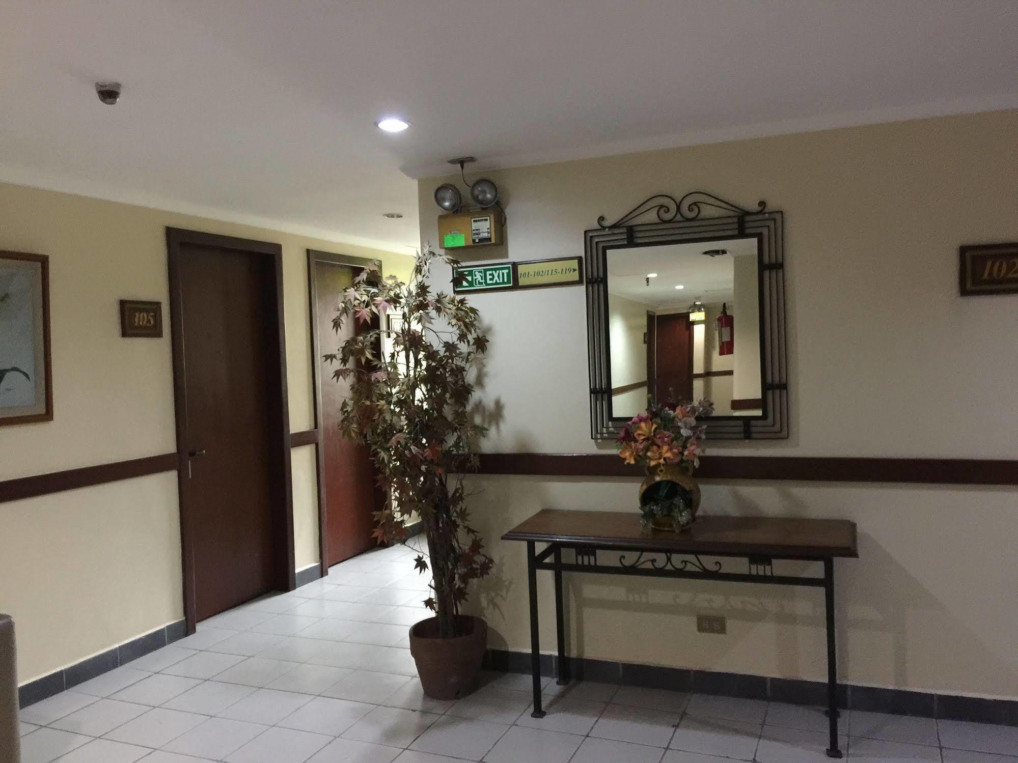Golden Valley Hotel Cebu Exterior photo
